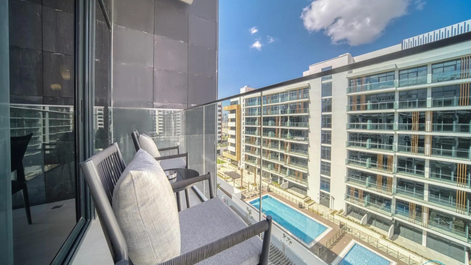 Serene 1Br Apartment In Azizi Riviera 27, Al Merkadh By Deluxe Holiday Homes Dubai United Arab Emirates