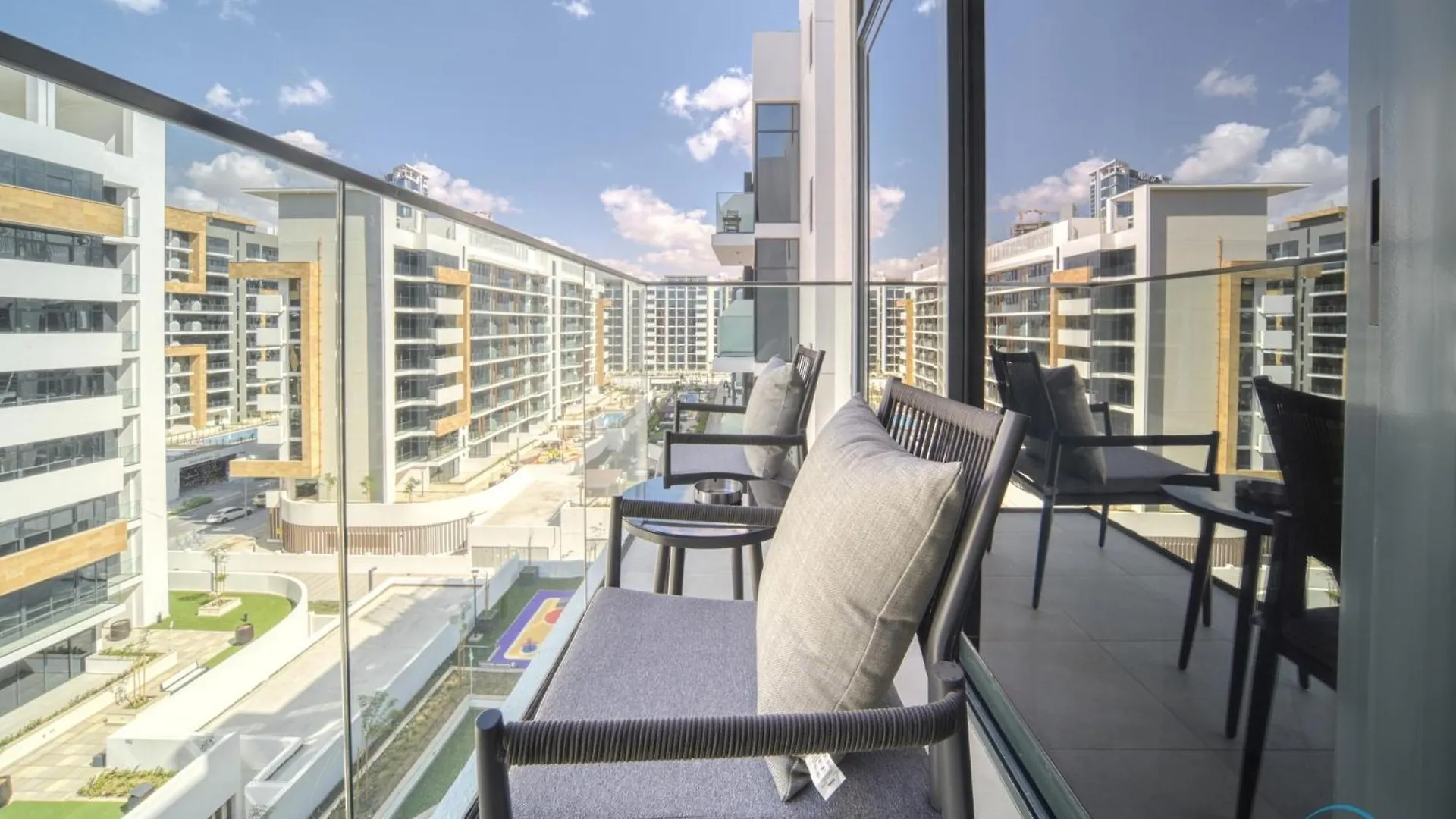Serene 1Br Apartment In Azizi Riviera 27, Al Merkadh By Deluxe Holiday Homes Dubai