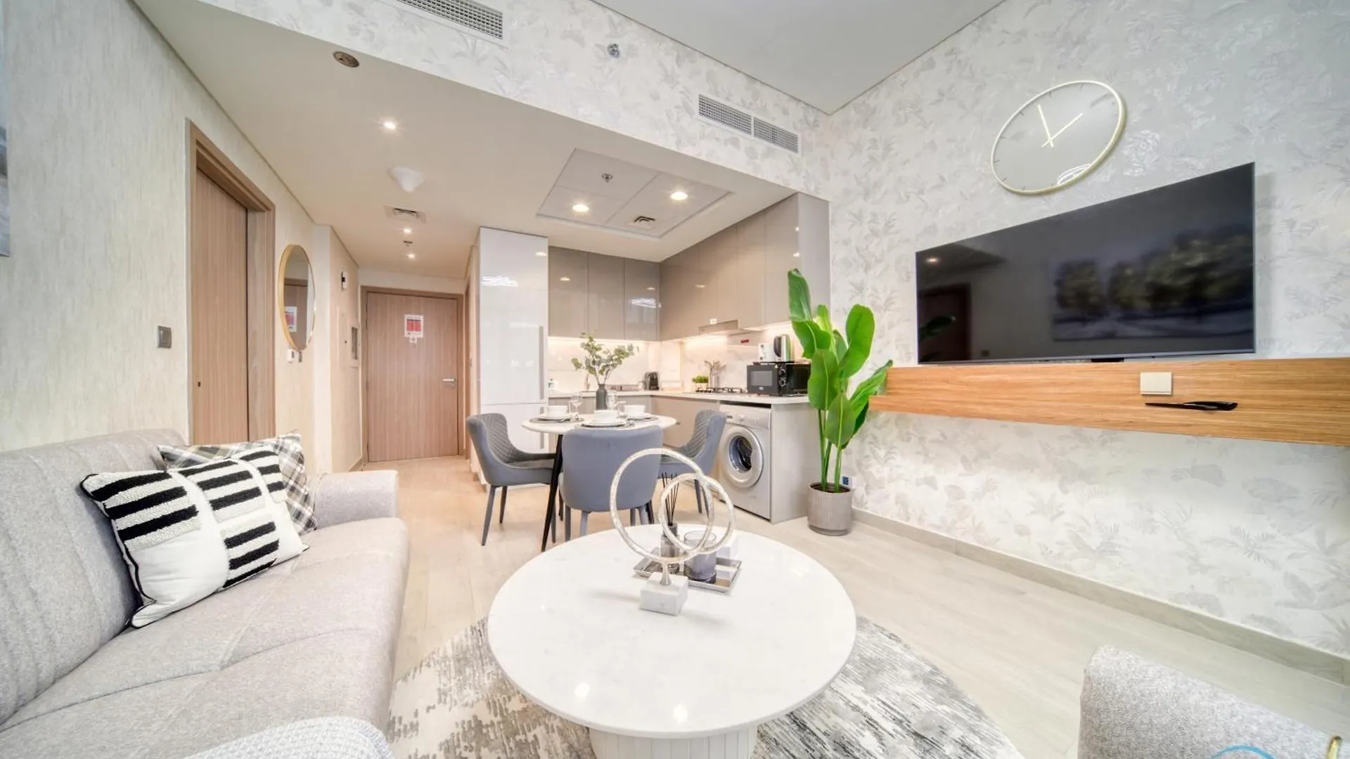 Serene 1Br Apartment In Azizi Riviera 27, Al Merkadh By Deluxe Holiday Homes Dubai